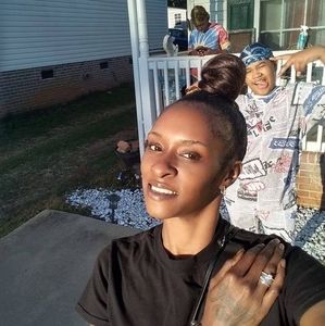 Meet your Posher, Latoya